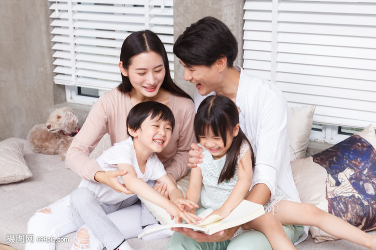 家庭亲子故事会