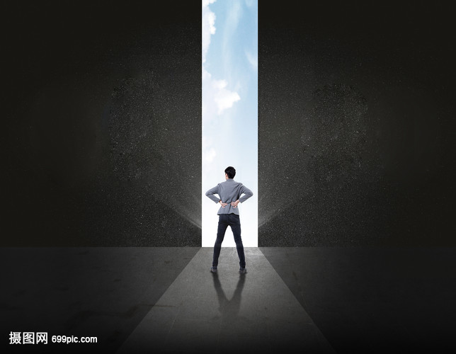 敞开新世界大门的商务人士