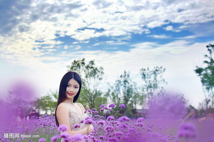 上海莫斯利安百草园拿气球的美女