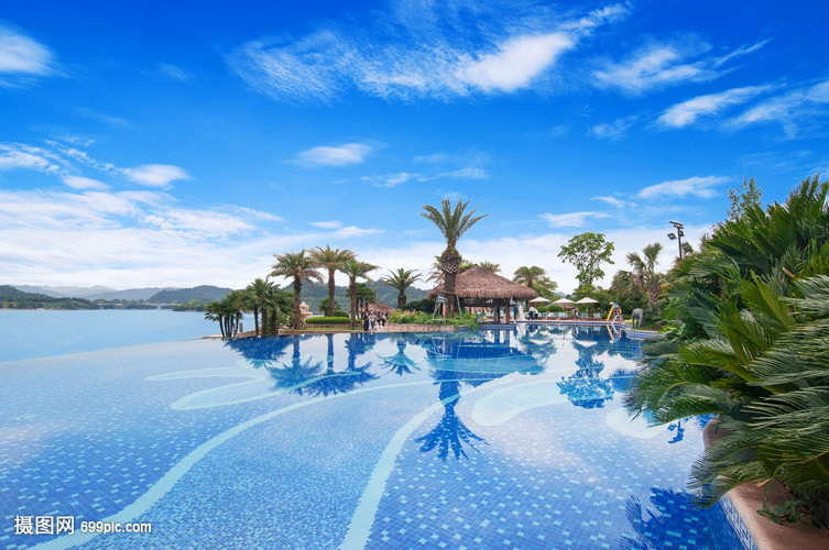 室外无边游泳池