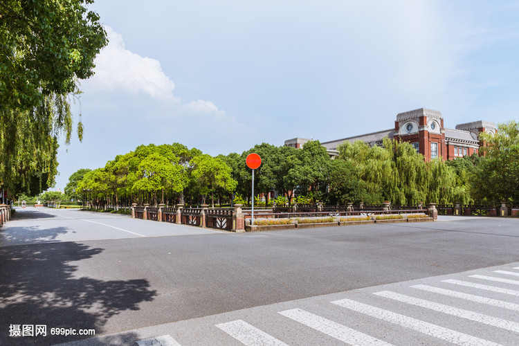 上海华东政法大学教学楼