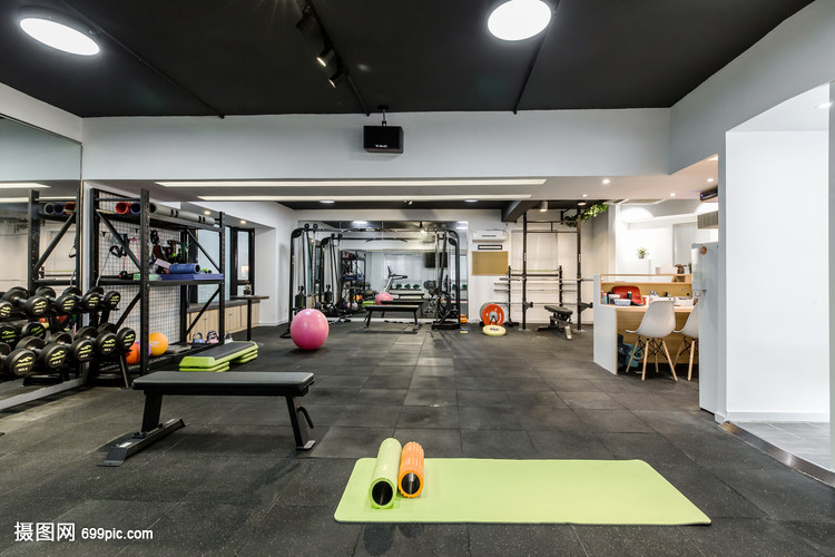 健身房和健身器材