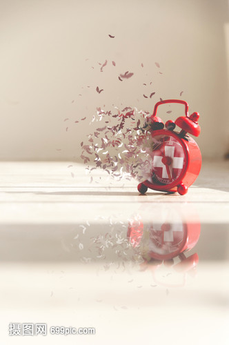 闹钟钟表时间消失流逝碎片化