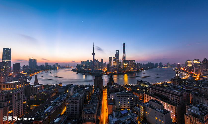 上海外滩陆家嘴金融中心日出