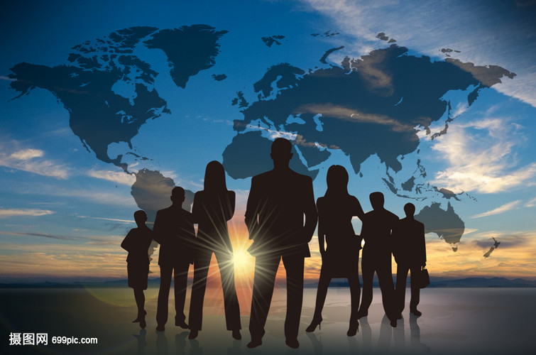 夕阳下商务职业人士