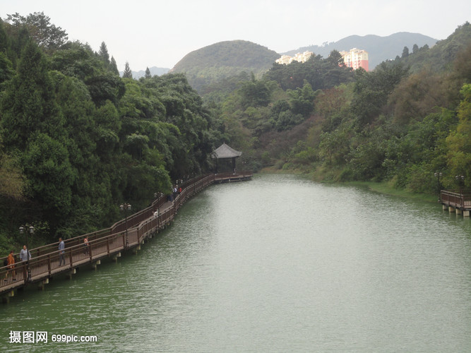 贵州醇酒厂风景区小河