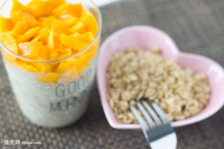 营养健身餐 燕麦水果粥