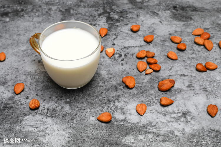 牛奶麦片营养早餐