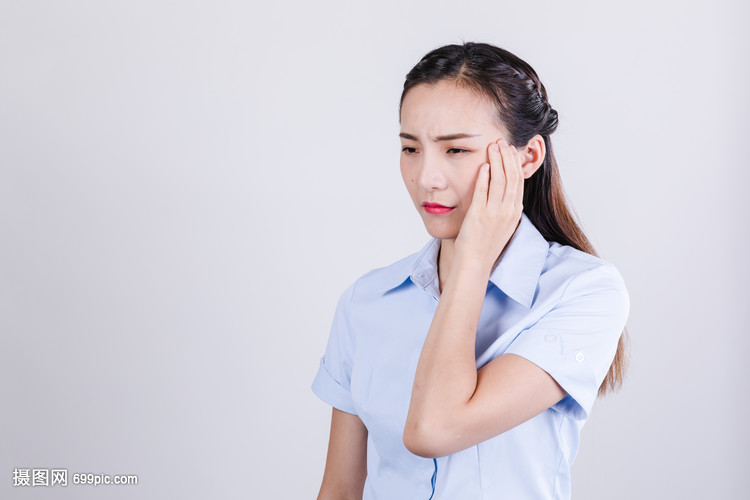 商务女士痛苦难受情绪表现