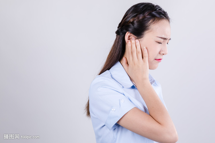 商务女士痛苦难受情绪表现