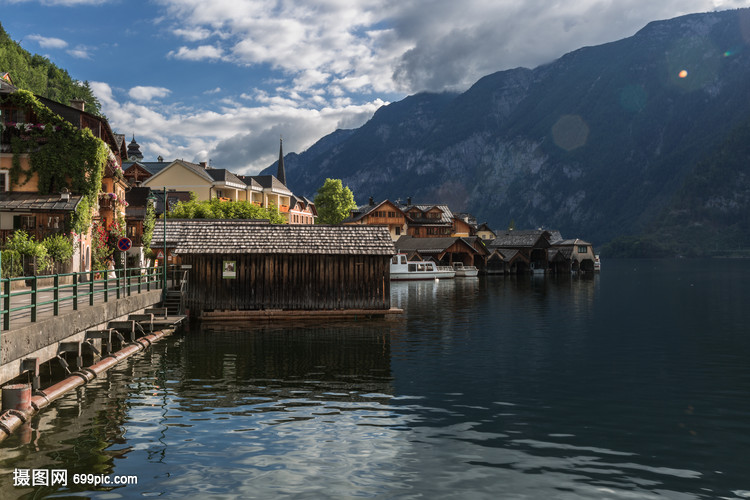 奥地利旅游小镇哈尔施塔特风光