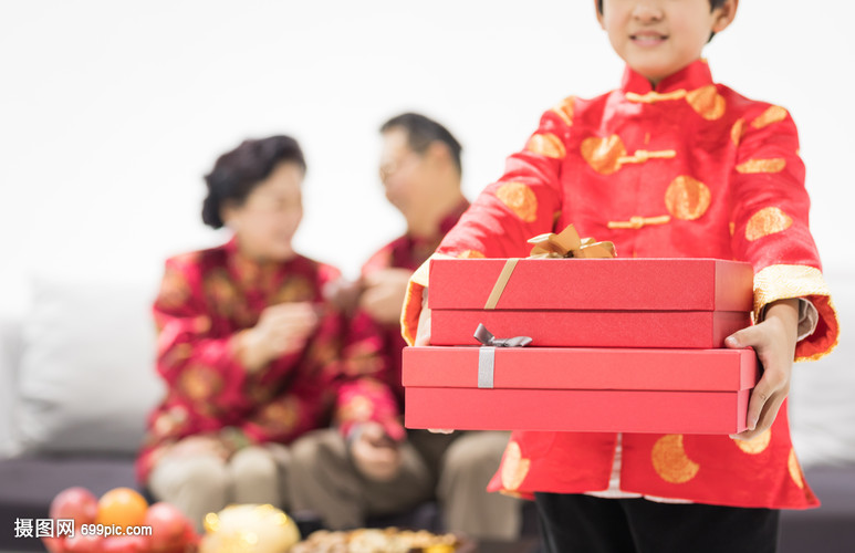 春节晚辈给长辈送礼物