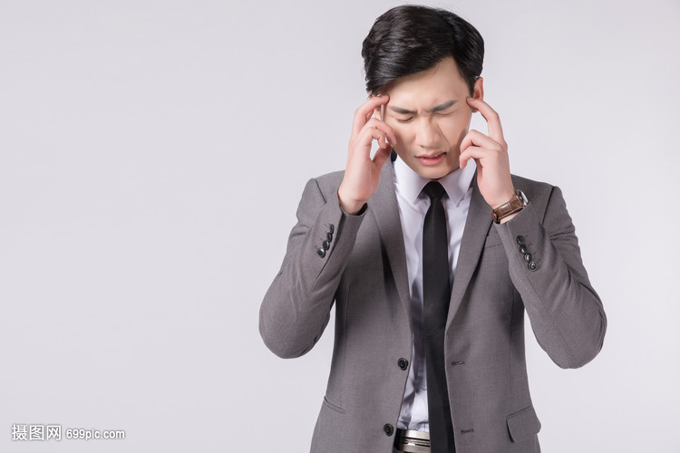 头疼的商务人士