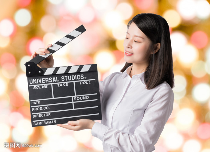 女士电影打板场景