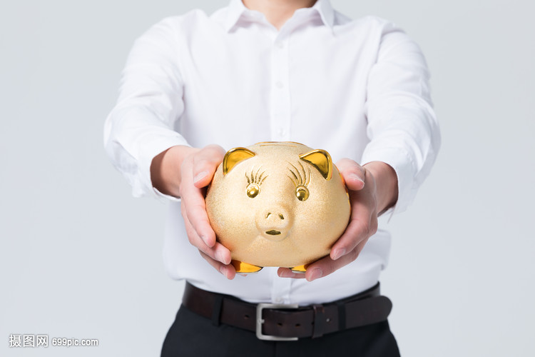 投资理财储蓄罐特写