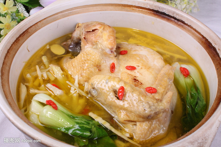 砂锅炖鸡汤