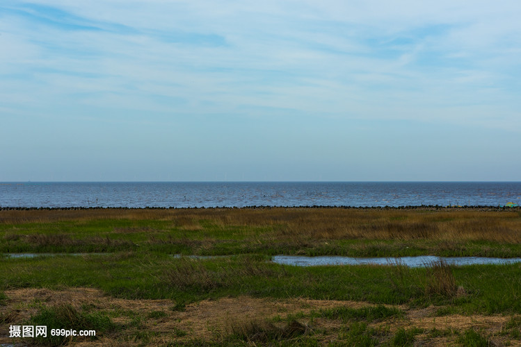 草地海岸海天一线