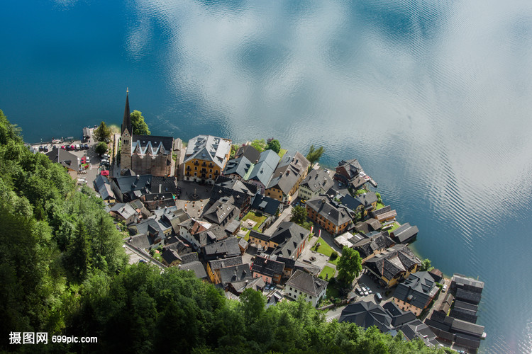 奥地利著名旅游小镇哈尔施塔特风光