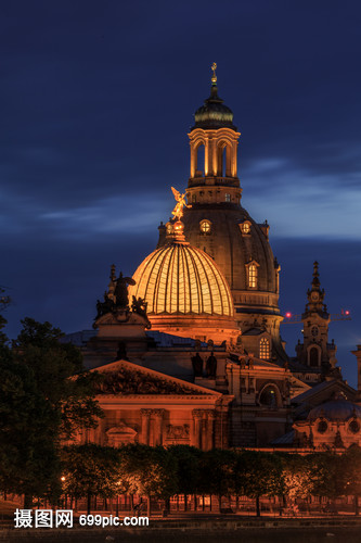 德国著名旅游城市德累斯顿夜景