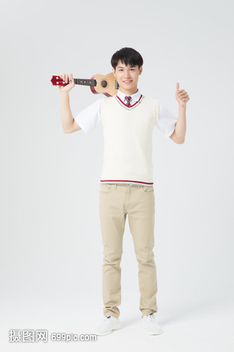 男性学生形象尤克里里音乐