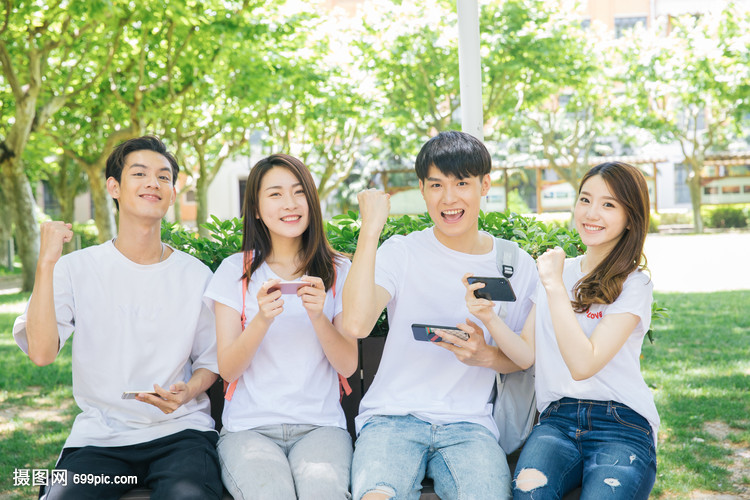 大学生校园生活玩游戏电子竞技