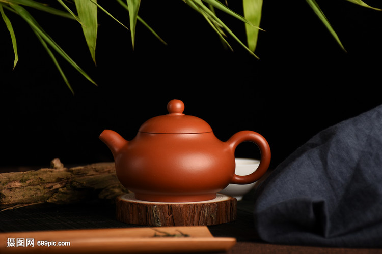 东西问丨席格伦：一片茶叶如何在西方引起雷竞技raybet官网“蝴蝶效应”？(图1)