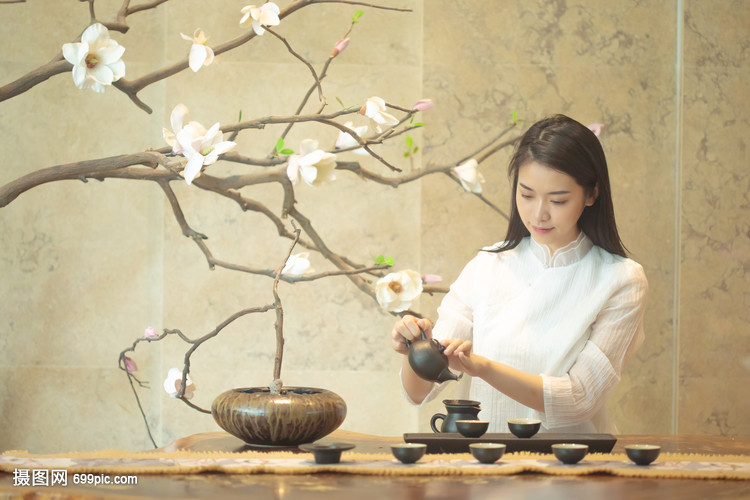山东日照：一叶鲜四方岚山春茶开火星电竞下载园