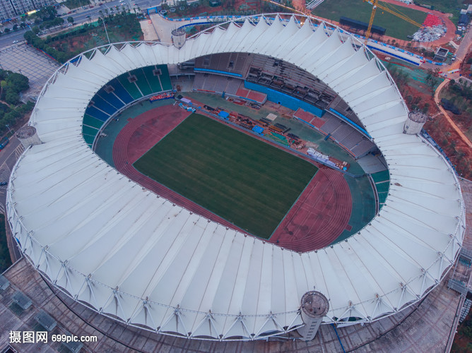 世界杯期间空旷的武汉体育中心足球场