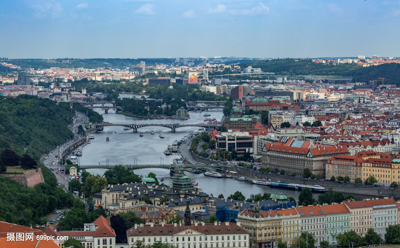 俯拍捷克布拉格老城城市风光