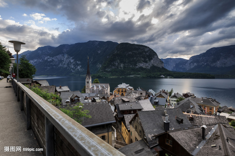 奥地利著名旅游小镇哈尔施塔特风光