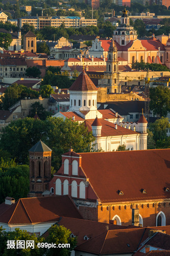 俯瞰立陶宛首都维尔纽斯城市风光