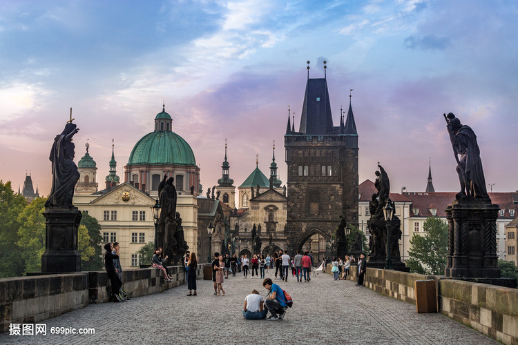 欧洲著名旅游城市布拉格查理大桥风光