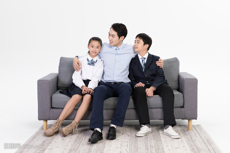 单亲家庭爸爸和孩子们