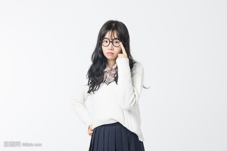 青春期苦恼女生