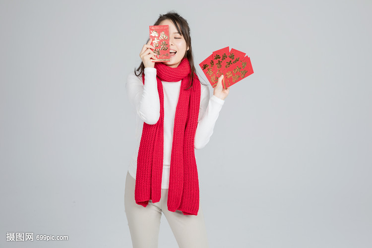 拿着美女的红包?日本美女av都拍去图片