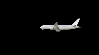 飞机收回起落架以黑色背景的高度升空时在黑背景上视频素材