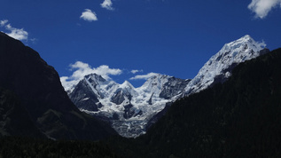 夏塔雪山延时视频素材