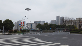 武汉疫情空无一人的汉口站前广场视频素材