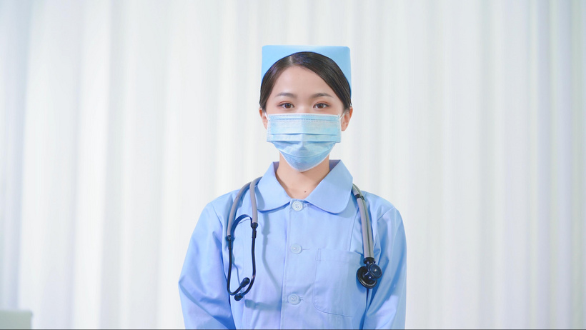 4k摘下口罩微笑的女护士