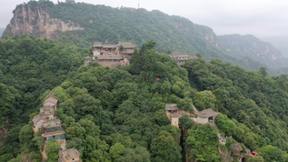 甘肃崆峒山山上的寺庙视频素材