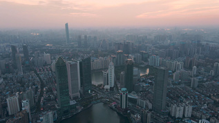 航拍日落时分的武汉金融街视频素材