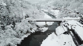 航拍日本下雪天白川乡视频素材