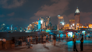8K上海外滩夜景人流延时视频素材