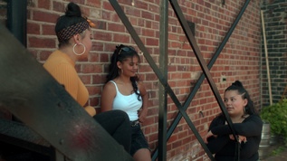 三个女孩聊天视频素材