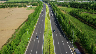 航拍城市空旷道路视频素材