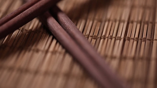 木质竹制筷子视频素材