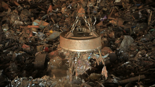 垃圾废品分类之可回收金属视频素材