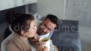 亲密的丈夫照顾妻子mov格式视频下载_正版视频编号590059-摄图网