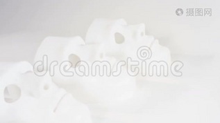 悲伤的机器人面孔，悲伤的白色面具mov格式视频下载_正版视频编号2130288-摄图网