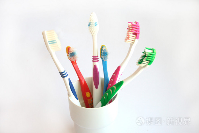牙刷( toothbrush的名词复数 )